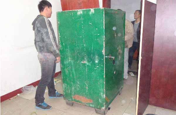 大型保险柜搬运